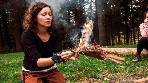 Teamevent mit Survival im Schwarzwald mit Feuerkunde