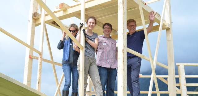 Bau eines Aussichtsturms Bau eines Aussichtsturms