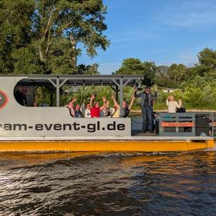 Floßtour in Magdeburg auf der Elbe