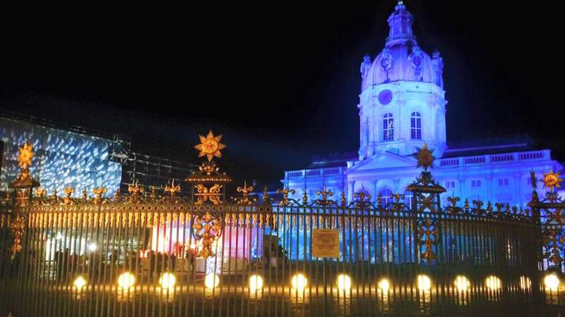 Crazy Christmas Market Tour