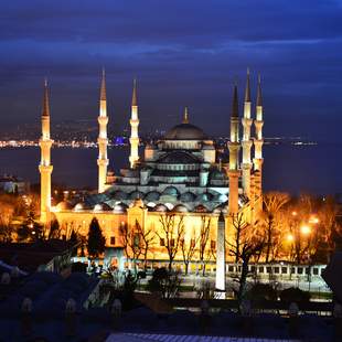 Die Blaue Moschee gilt als die größte und prunkvollste Moschee von Istanbul