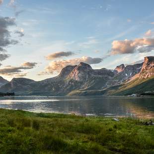 Natur pur am Fjord in Norwegen