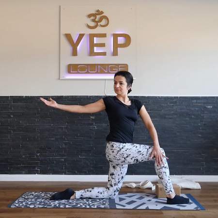 Hatha Yoga mit Yulia Eberle - Yogalehrerin in der YEP Lounge in Bremen yoga bremen, yoga studio, yep lounge, yogastudio bremen, hatha yoga, yoga soft, yoga für anfängerund fortgeschrittene, yoga übungen