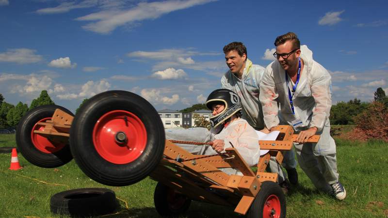 Automobilbau - Das Seifenkisten Teamevent