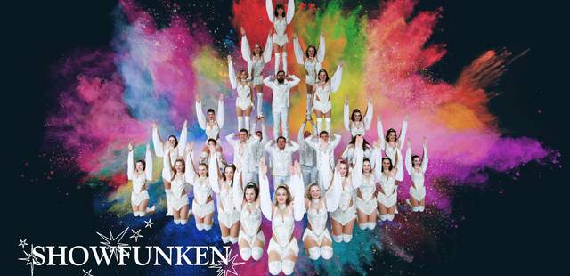 Tanzshow mit Hebefiguren und Akrobatik
