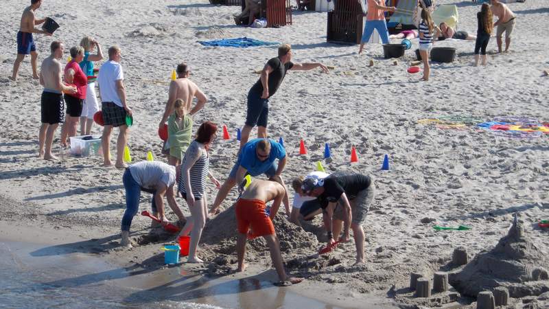 Strandspiele und BBQ in Travemünde