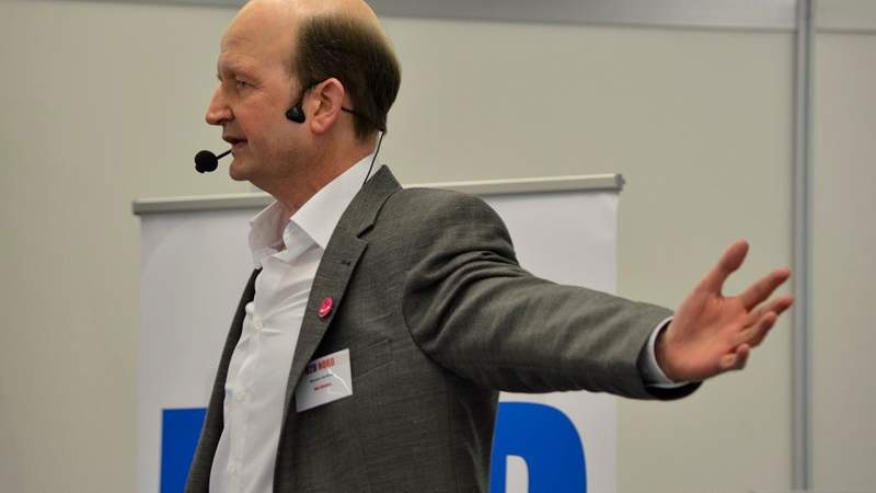 Alex Bannes - der Laughter-Speaker