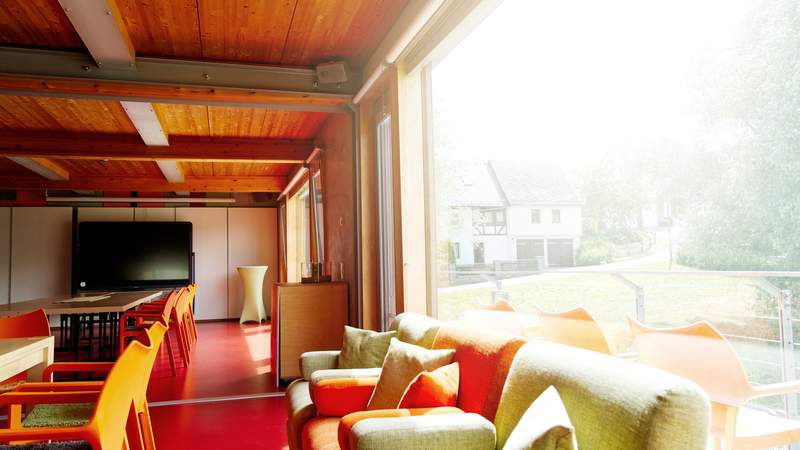 Teilbarer Tagungsraum mit Tageslicht - Ausblick & Balkon Auf ein NEUES! Ihr Kick-off 2024