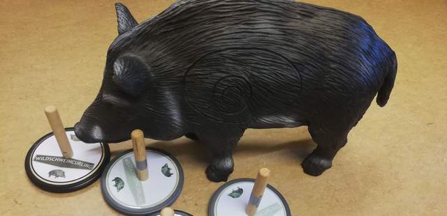 Wildschweincurling Wildschweincurling auf Schloss Schweinsburg