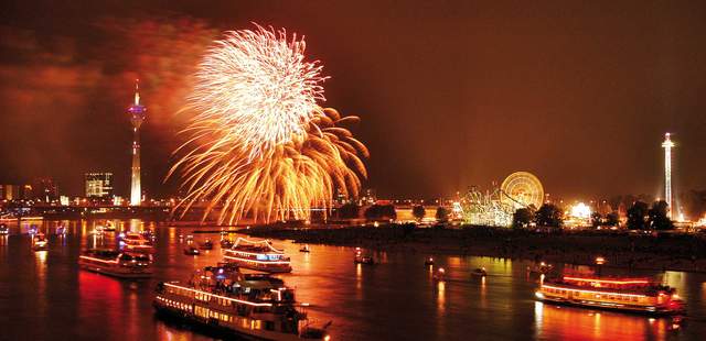 Düsseldorf: Silvester Partyboot & Hotel Düsseldorf: Silvester Partyboot & Hotel