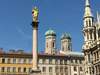 Marienplatz mit Mariensäule und Frauenkirche