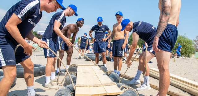 Darmstadt 98 beim Floßbau mit bo events