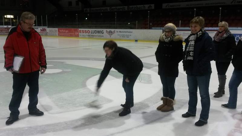 Winter-Olympiade im Eisstadion