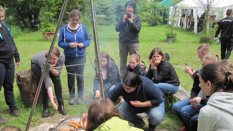 Wanderung & Teamspiele & Grillen im Team