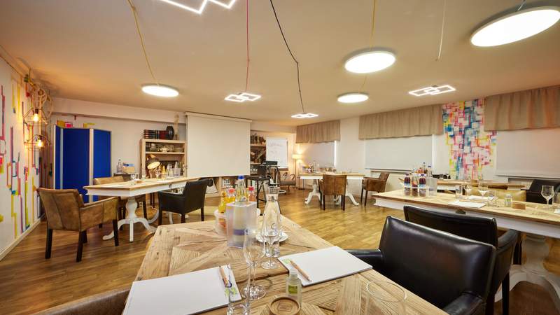 Kreativer Arbeitsraum KARO im 4Eck Garmisch Kreativer Arbeitsraum KARO im 4Eck Garmisch