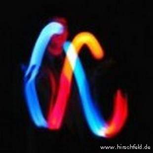 Leuchtball-Jonglage: atemberaubende Wirkung! GGG – Genuss für Geist & Gaumen zur Weihnacht