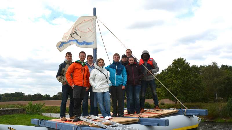 Flöße Aller Fluss Betriebsausflug Adventure Teamevent Braunschweig