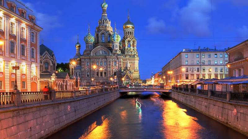 Incentive Reise Gruppenreise Russland St. Petersburg abends