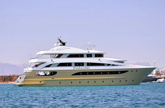 eFoil und Kite Yacht Trip auf dem Roten Meer