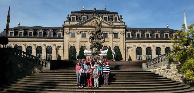 Fulda Orangerie, Gruppe vor der Floravase