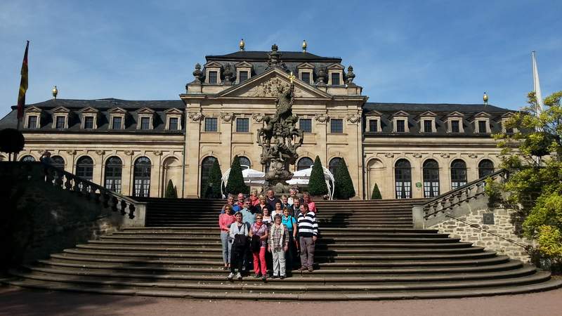 Fulda Orangerie, Gruppe vor der Floravase