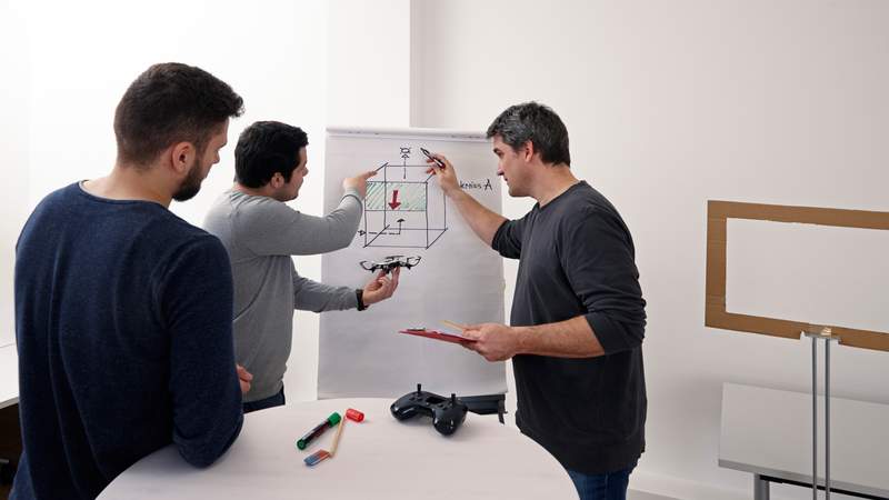 Teambuilding beim Drohnenevent Drohnen-Teamevent