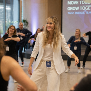 Dance Coach Team Building Dance Workshop for Corporate Events