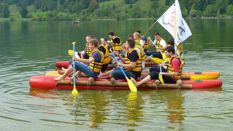 Floßbau-Projekt - an die Paddel fertig los!