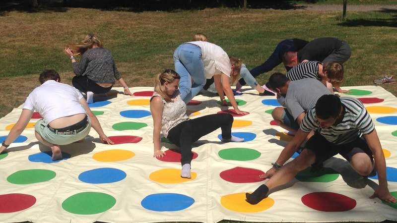 Twister-Teambuilding