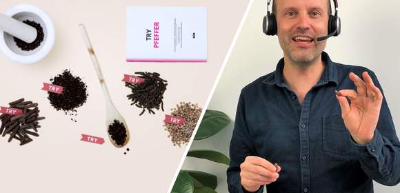 Übersicht über den Inhalt des Pfeffer-Sets und Moderator Jörn Gutowski