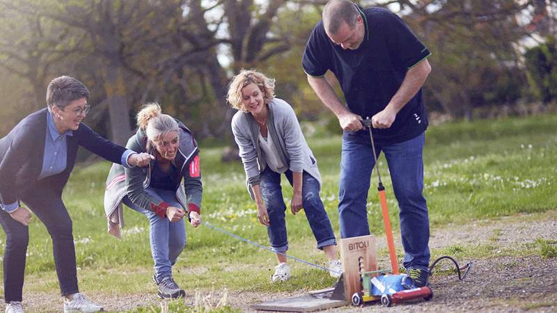 Raketenautos bauen - Das Team-Erlebnis