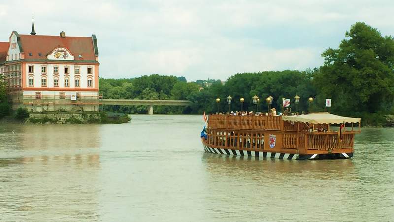 Eine echt bayerische Schiffsfahrt erleben