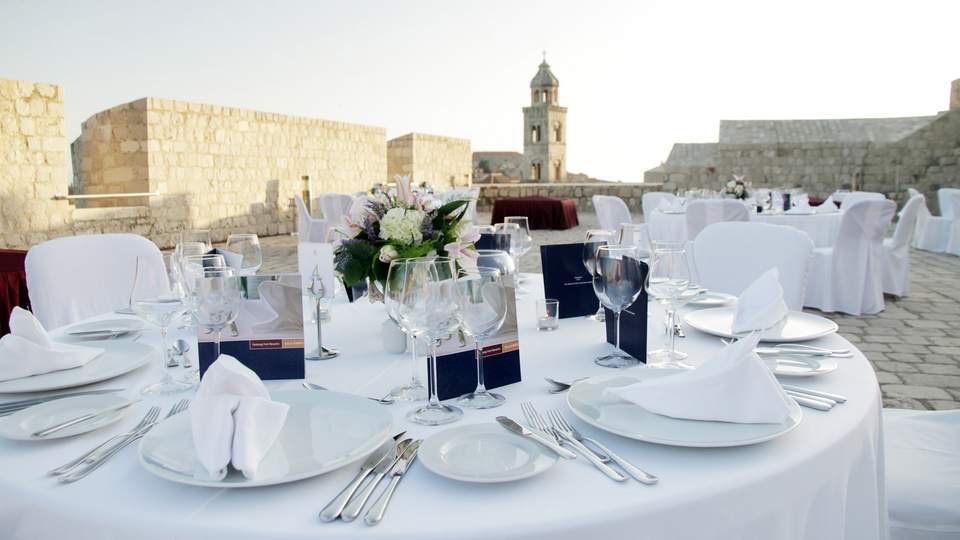 Teambuilding Betriebsausflug Firmen-Event Dinner