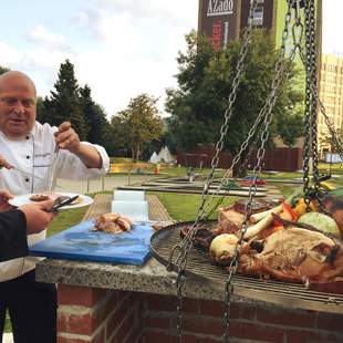 Knuspriges Erdschwein aus dem Feuerloch