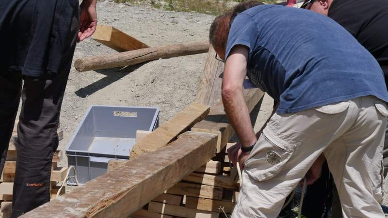 Brückenbau im Gelände Teambuilding