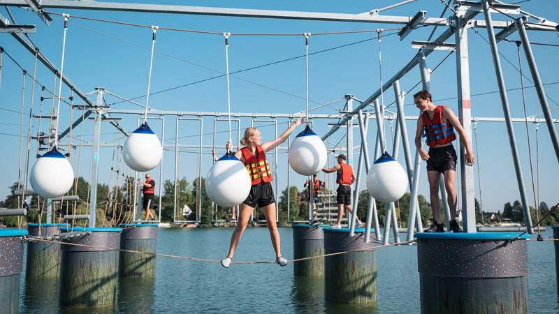 Aqua-Climb Klettern über Wasser