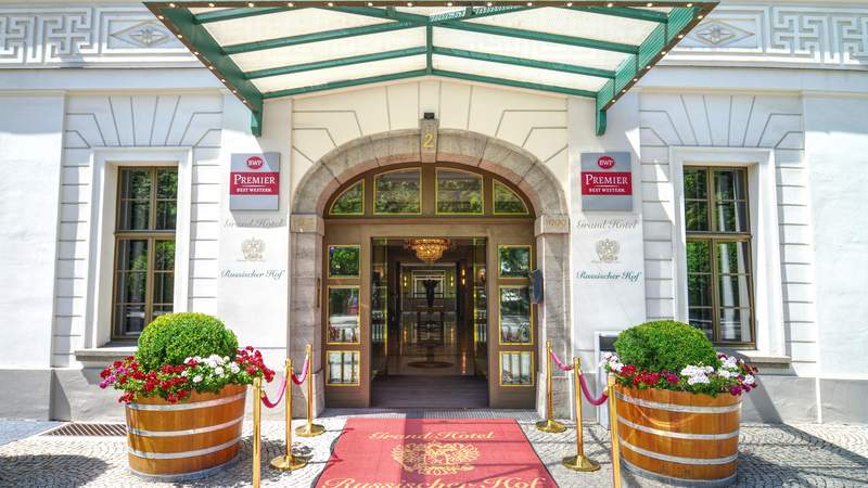 Hoteleingang Best Western Premier Hotel Russischer Hof