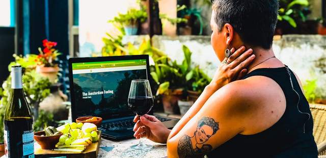 Zoome durch das Panorama von Amsterdam