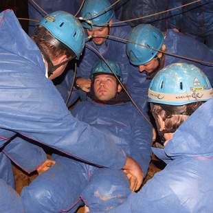 Bergwerk Mine Höhle Stollen Teamtraining Team