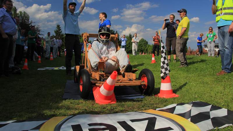 Automobilbau - Das Seifenkisten Teamevent