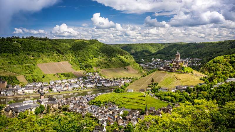 Burg & Bunker: Versteckte Welten