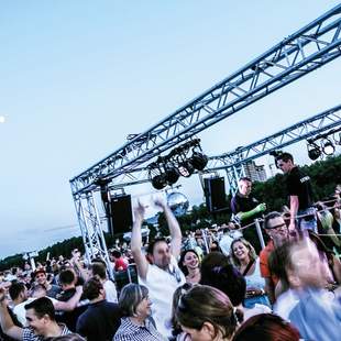 Städtetrip mit Party-Schifffahrt in Köln