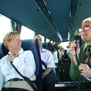 Comedybusfahrt „Rettet die Kaffeefahrt...“