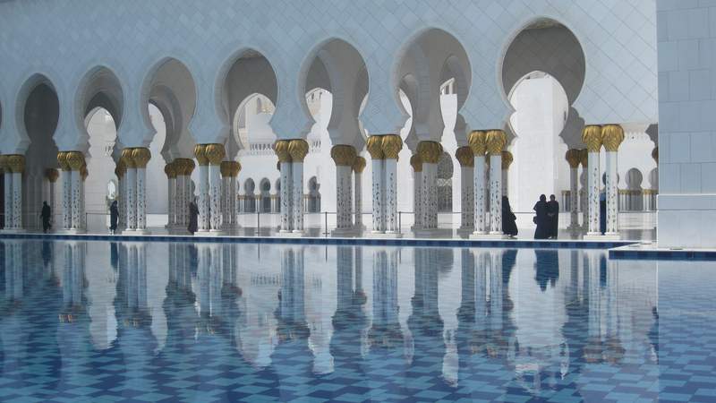 Abu Dhabi - zwischen Kultur und Sport