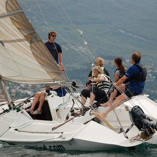 Sportliches Segeln auf Regattayachten