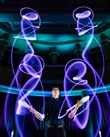 Duo Showact UTOPIA LED-Jonglage Act
