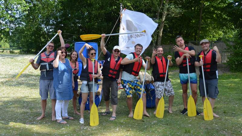 Floßbau Teambuilding