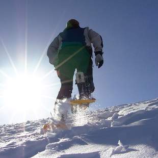 Schneeschuhwanderung mit Airboard Rodeln